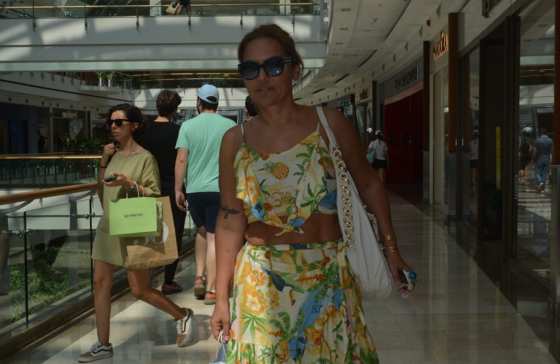 DEMET AKALIN ALIŞVERİŞ ZAMANI