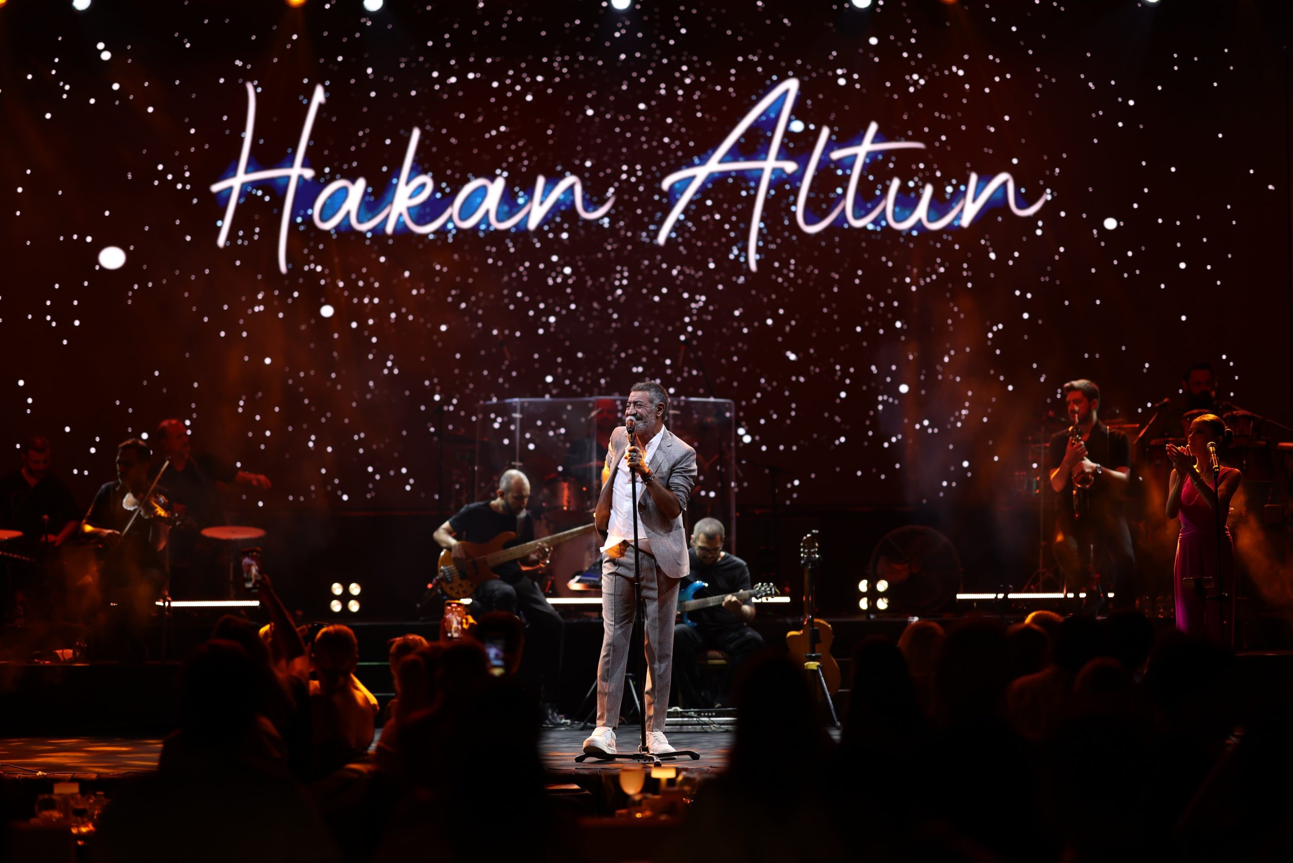 “AŞK HER YERDE”