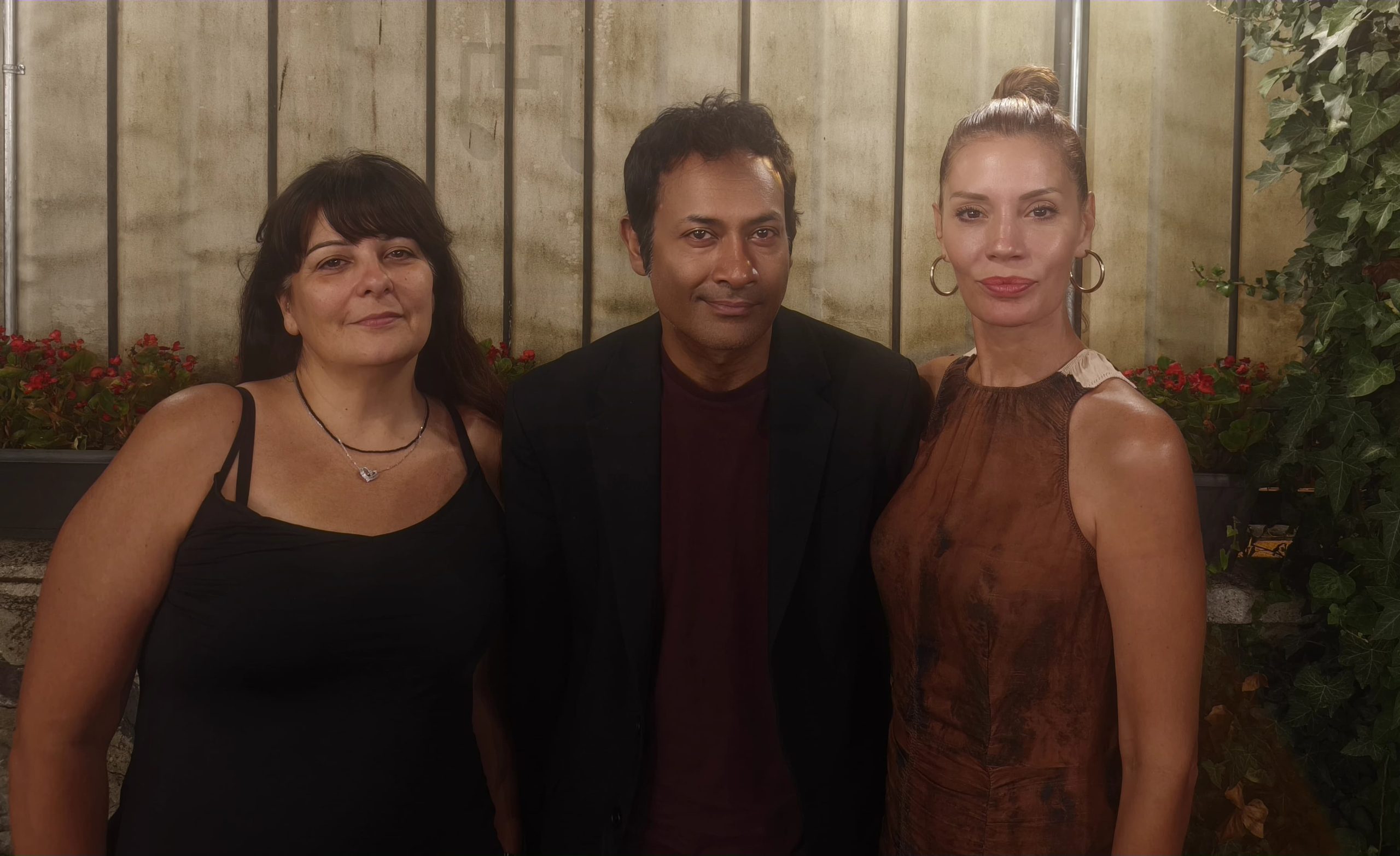 MÜZİK VE OYUNCULUK BİR ARADA!