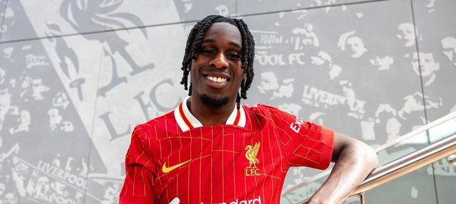 LİVERPOOL’UN SAĞ BEK GÜVENCESİ!