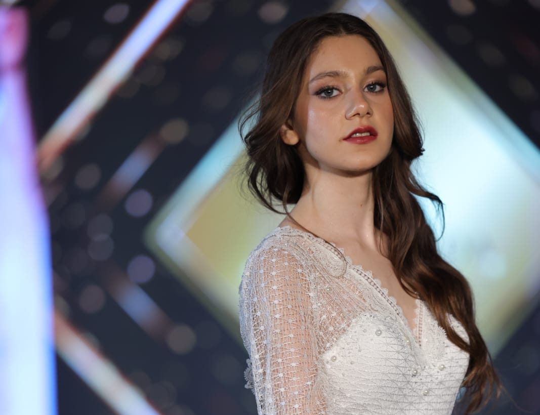 Hazal Yolcu: Modellikten Oyunculukta Başrole Uzanan Yolculuk