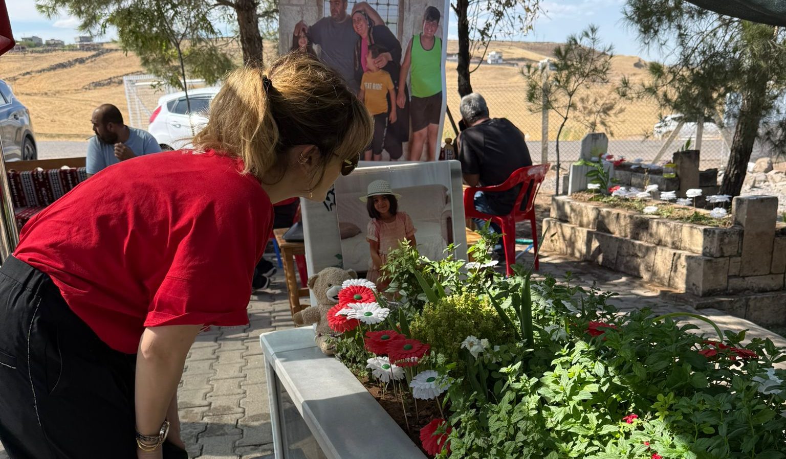GONCA VUSLATERİ’DEN DİYARBAKIR’DA NARİN GÜRAN’A ANLAMLI ZİYARET