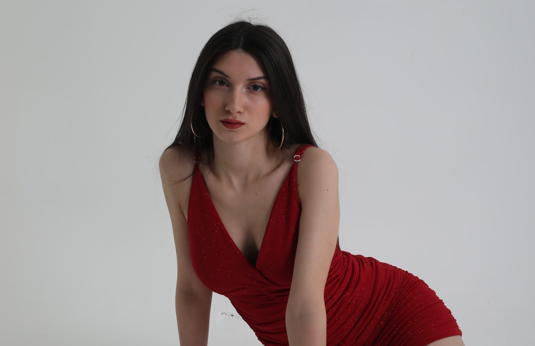 Güzelliğin Genç Sesi: Beyza Sarı Sahne Işıkları Altında Parlıyor