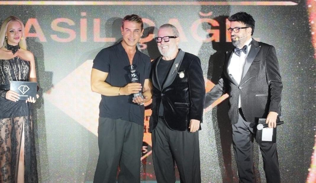 Ünlü Koreograf Asil Çağıl, 15. Fashion TV Moda Ödülleri’nde “Yılın Koreografı” Seçildi