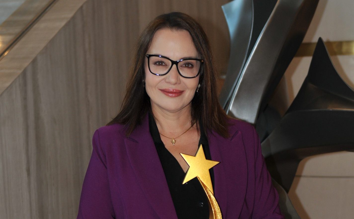 DENİZ UĞUR’DAN GAZZELİ KADINLARA ANLAMLI ARMAĞAN