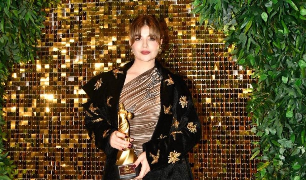 Gonca Vuslateri, “Yılın İlham Veren Dizi Oyuncusu” Ödülüne Layık Görüldü