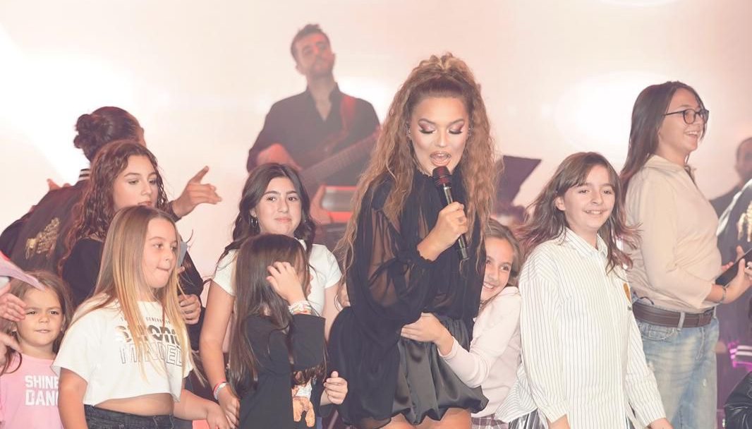 Demet Akalın’dan Muhteşem Konser!