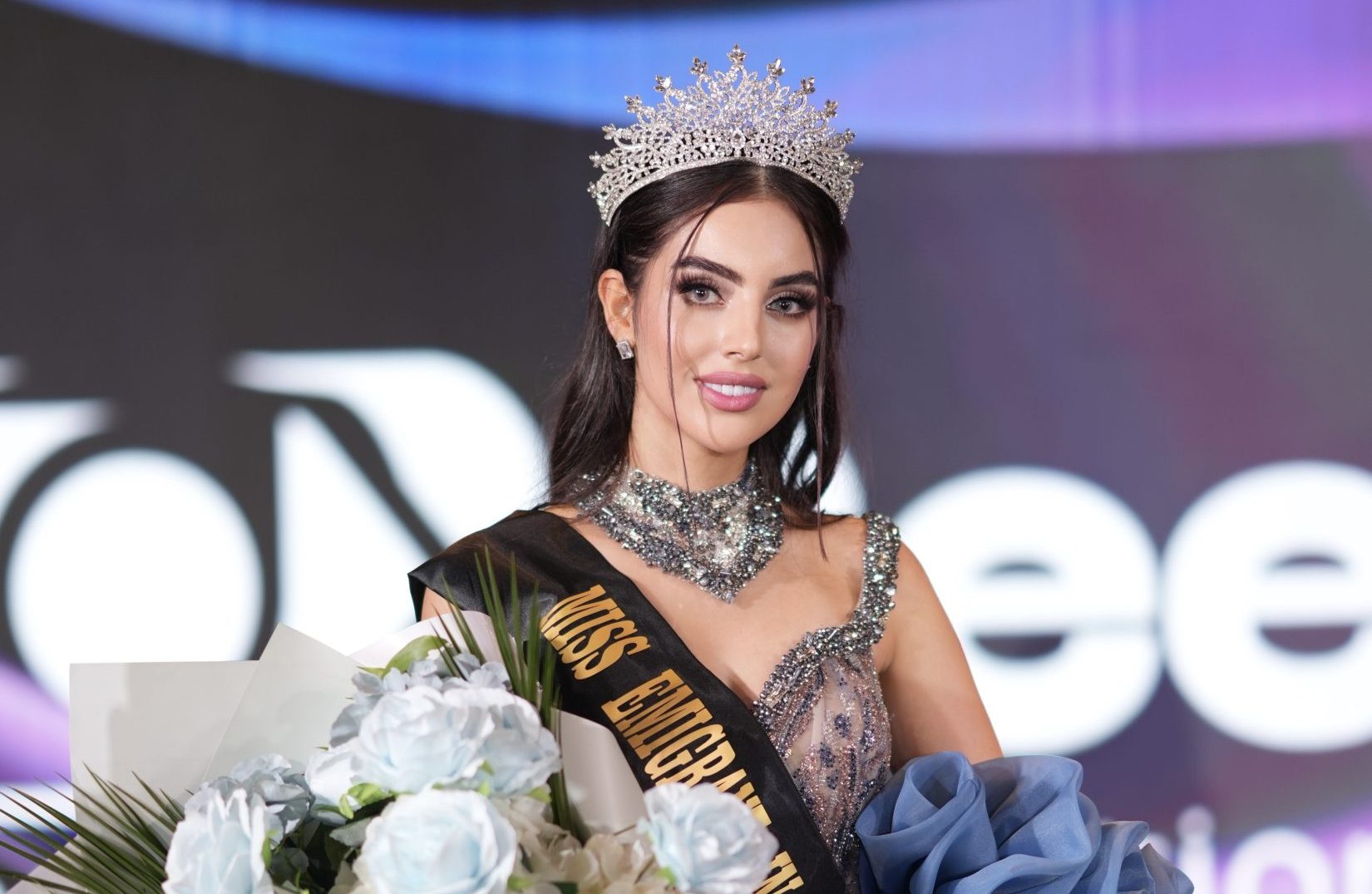 Hadise Zarei: “Miss Emigrant İstanbul”un Yeni Kraliçesi ve Parlayan Yıldızı