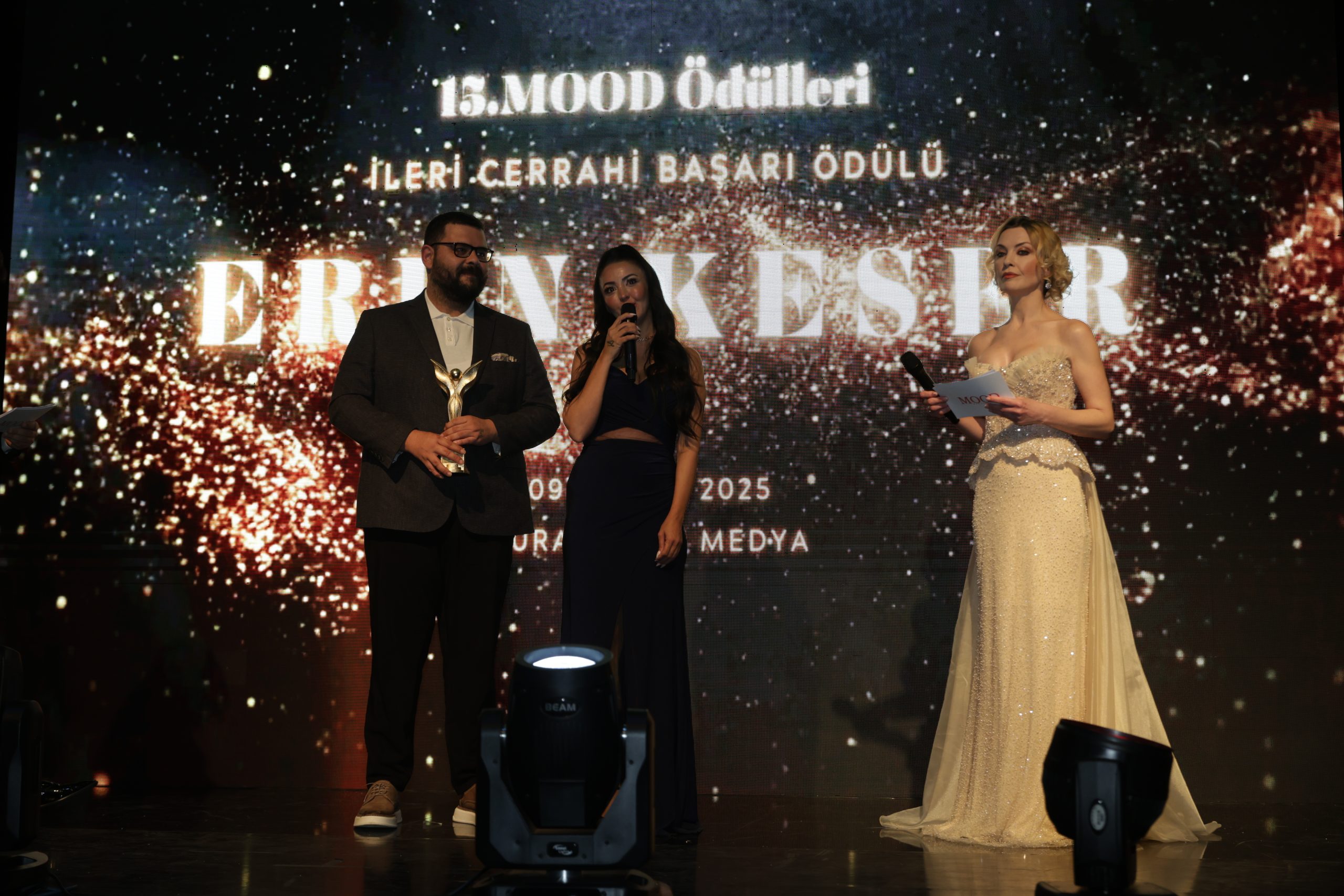 Eren Keser, 15. Mood Ödülleri’nde “En İyi İleri Cerrahi Ödülü”nün Sahibi Oldu