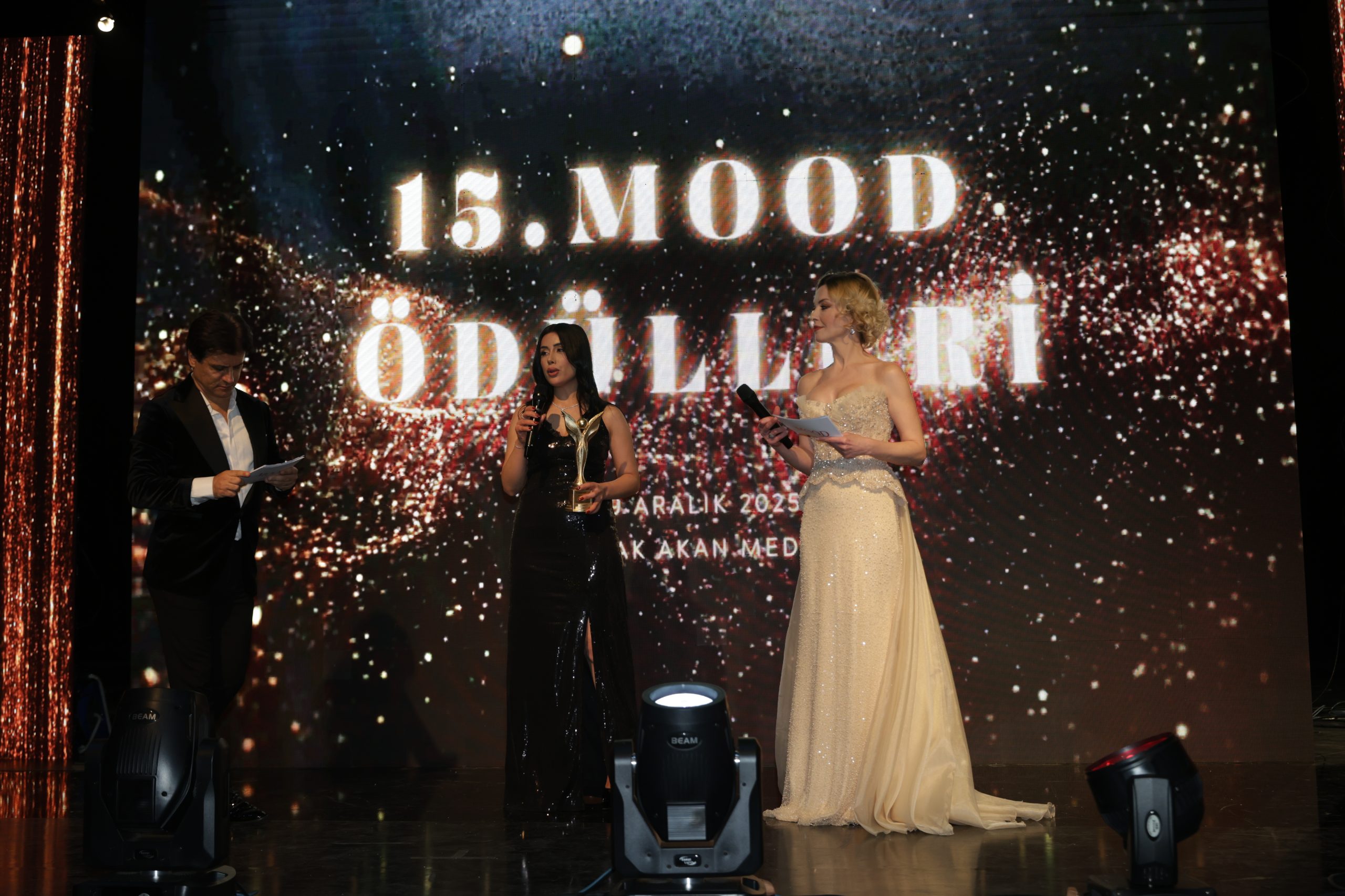 Funda Şentateş, 15. Mood Ödülleri’nde “Meslek Başarı Ödülü”nün Sahibi Oldu