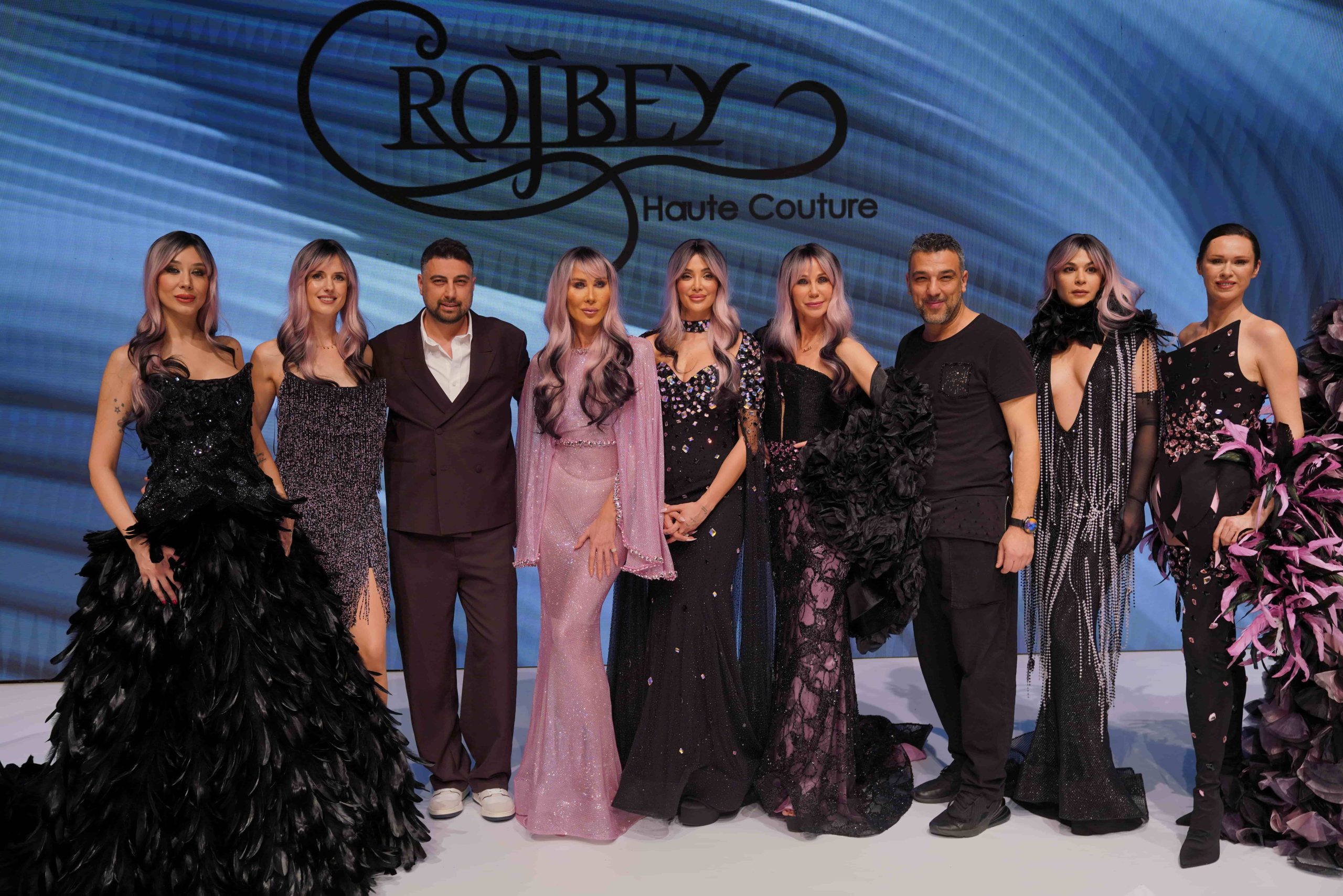 IF WEDDING FASHION İZMİR’DE GALA DEFİLESİNDE YILDIZLAR GEÇİDİ