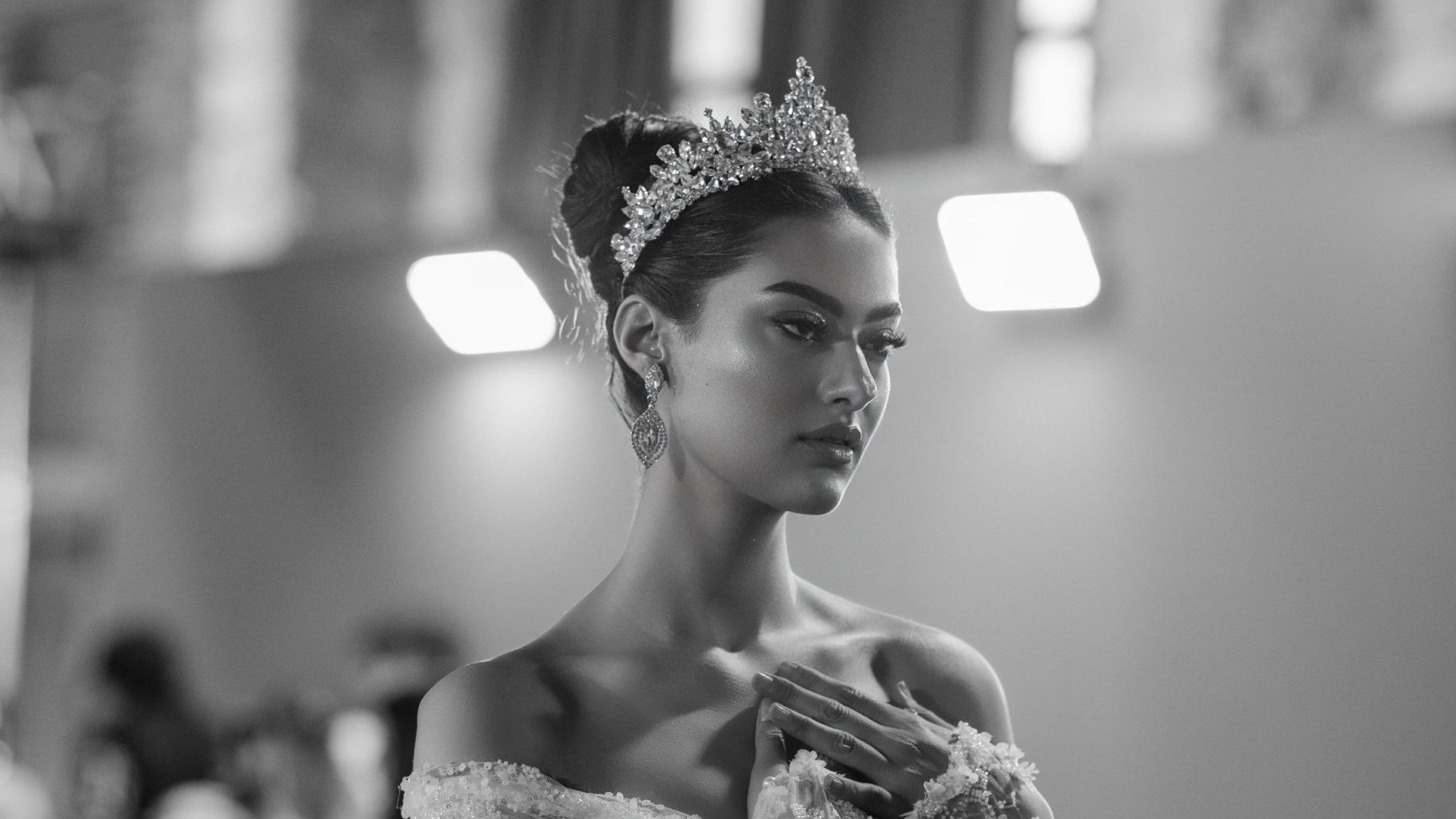 Adana’da Podyumu Susturan Yürüyüş: Burcu Şeritoğlu Sahneye Değil, Tarihe Çıktı