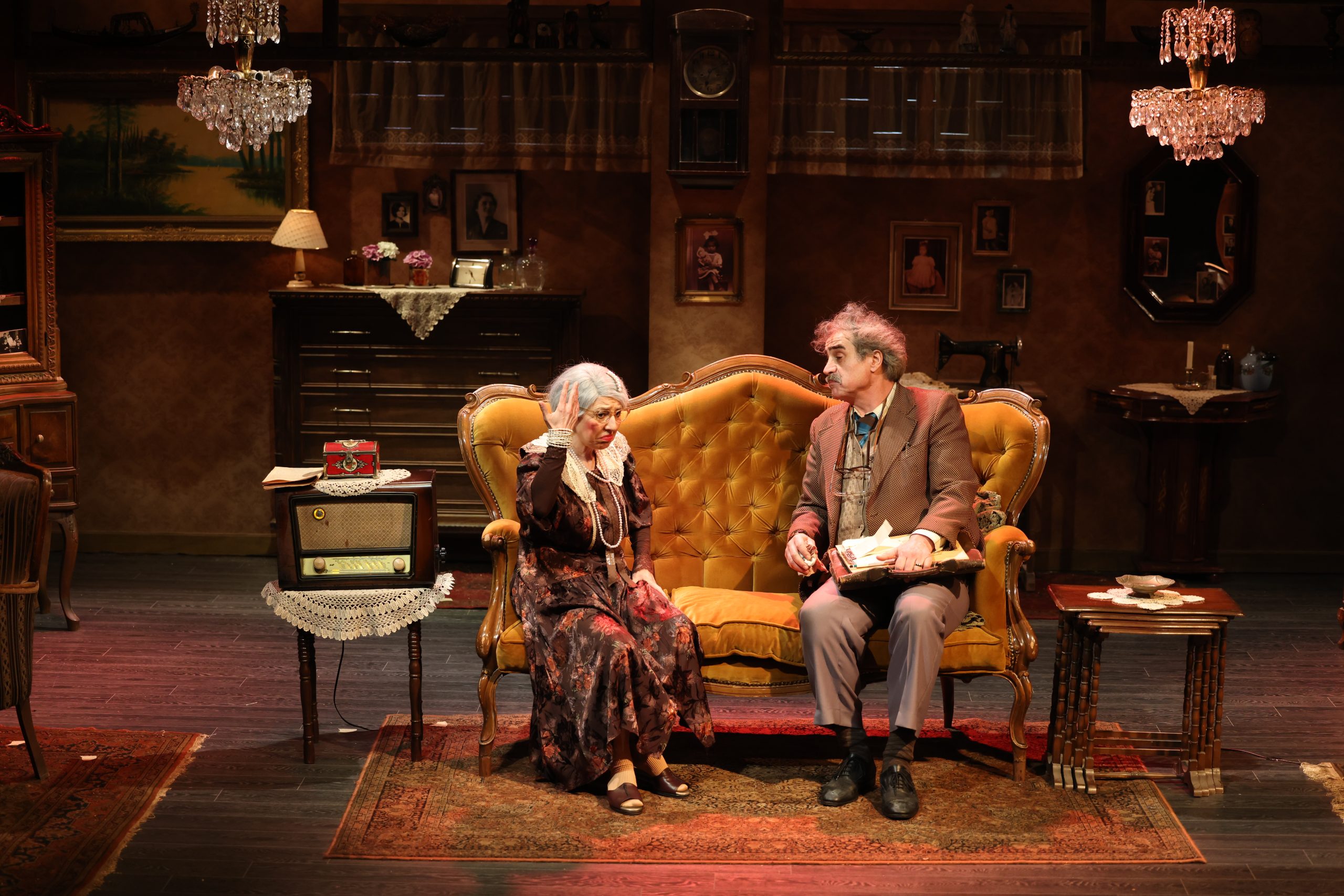 “HADİ ÖLDÜRSENE CANİKOM” SEYİRCİYİ KAHKAHAYA BOĞDU