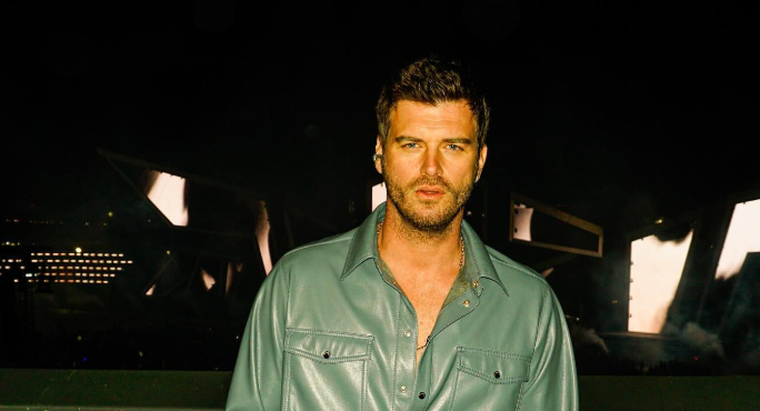 Kıvanç Tatlıtuğ Kimdir? Kaç Yaşında, Nereli, Boyu Kaç, Eşi Kim? Hangi Dizilerde ve Filmlerde Oynadı? Kıvanç Tatlıtuğ’un Hayatı ve Kariyeri