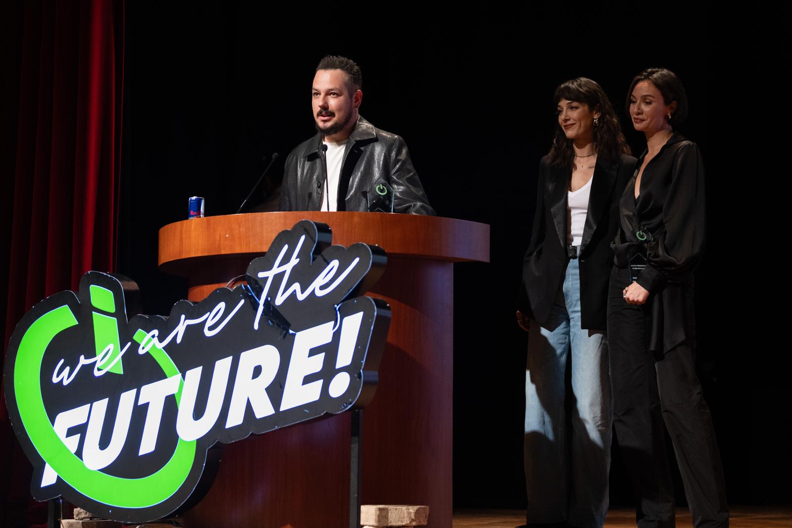 MEZARLIK DİZİSİNE ÖĞRENCİLERDEN ANLAMLI ÖDÜL