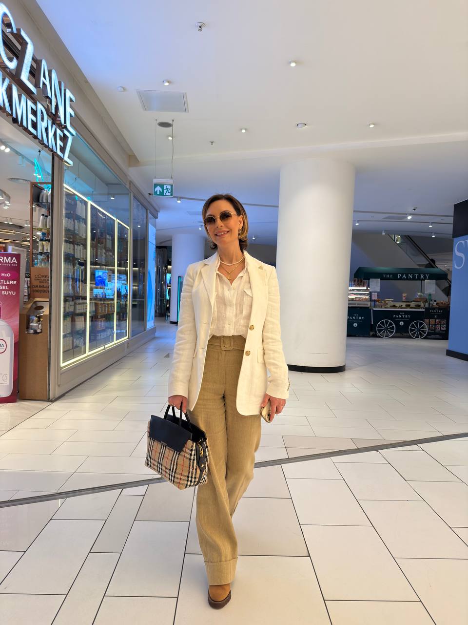 ÖZGE ÖZDER: ÖZEL TİYATROLAR SEYİRCİ SIKINTISI YAŞIYOR