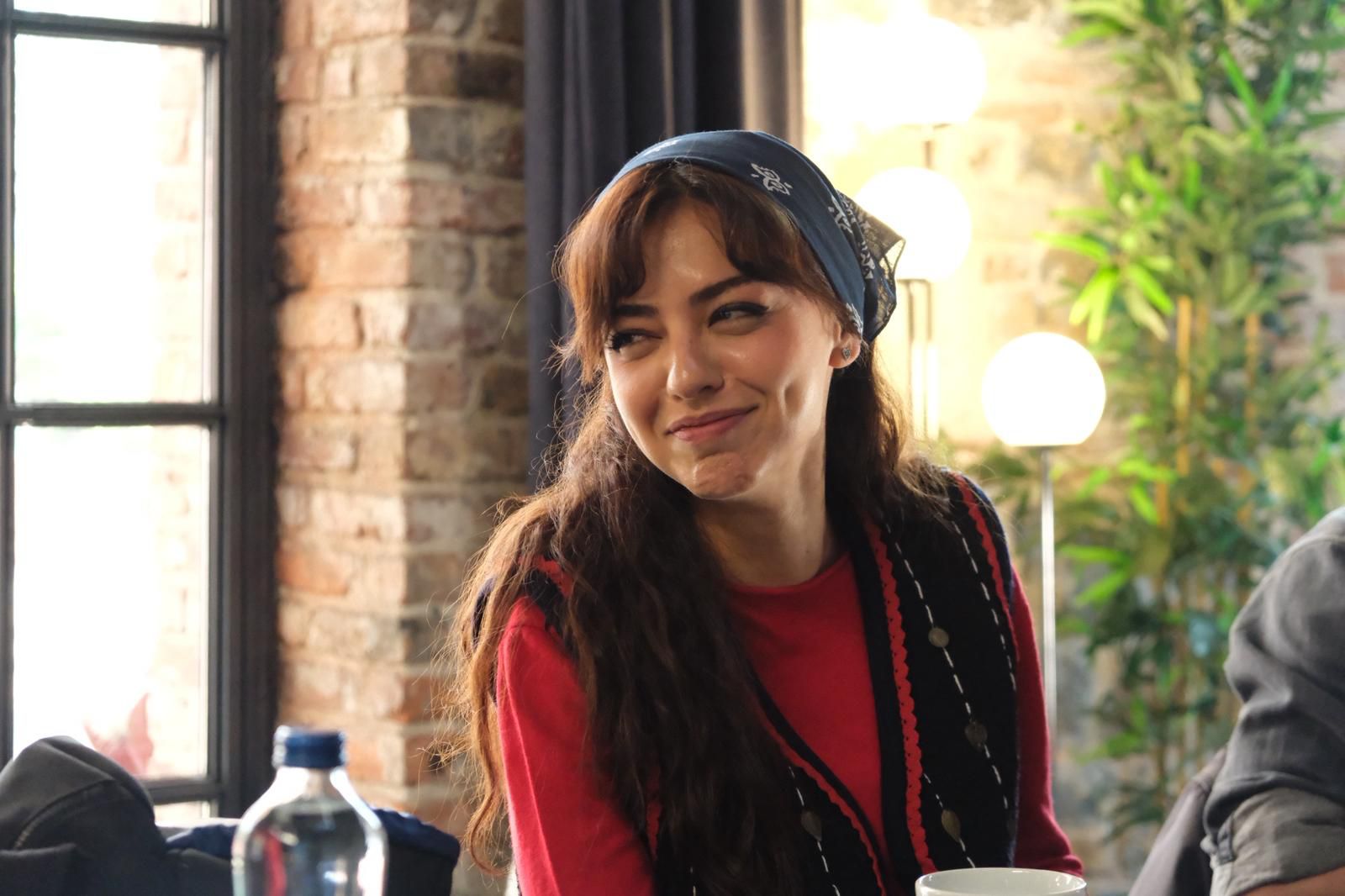 Aslıhan Malbora Kimdir? Kaç Yaşında, Nereli, Boyu Kaç, Sevgilisi Kim? Hangi Dizilerde Oynadı? Aslıhan Malbora’nın Hayatı ve Kariyeri