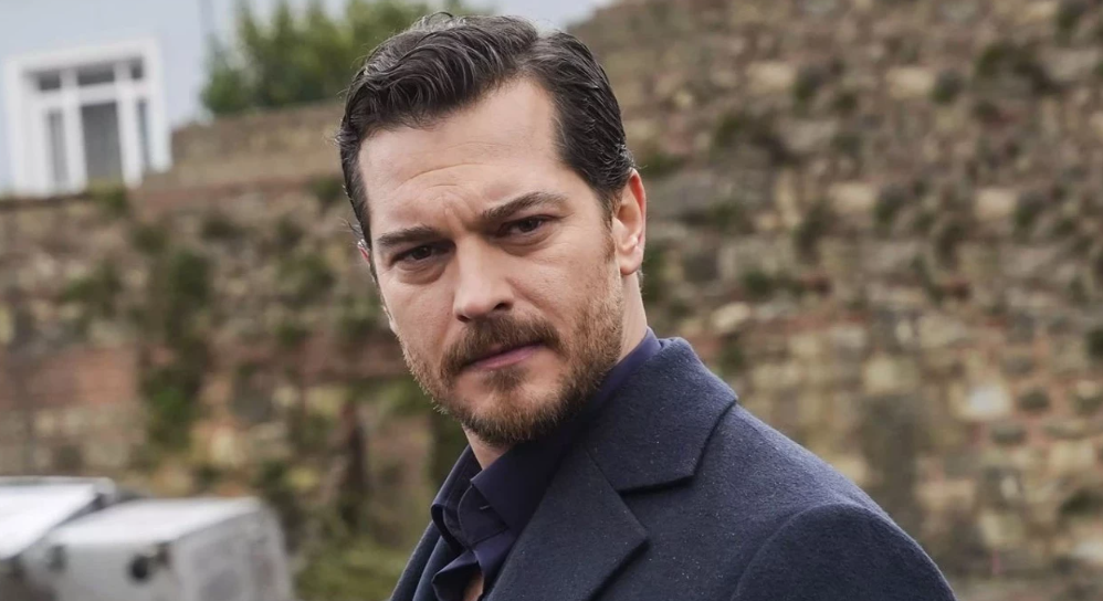 Çağatay Ulusoy Kimdir? Kaç Yaşında, Nereli, Boyu Kaç, Sevgilisi Kim? Hangi Dizilerde ve Filmlerde Oynadı? Çağatay Ulusoy’un Hayatı ve Kariyeri