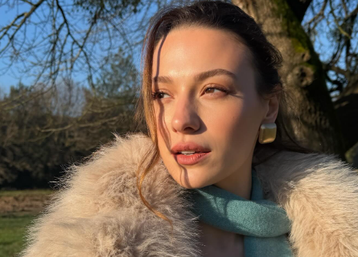 Sümeyye Aydoğan Kimdir? Kaç Yaşında, Nereli, Boyu Kaç, Sevgilisi Kim? Hangi Dizilerde Oynadı? Sümeyye Aydoğan’ın Hayatı ve Kariyeri