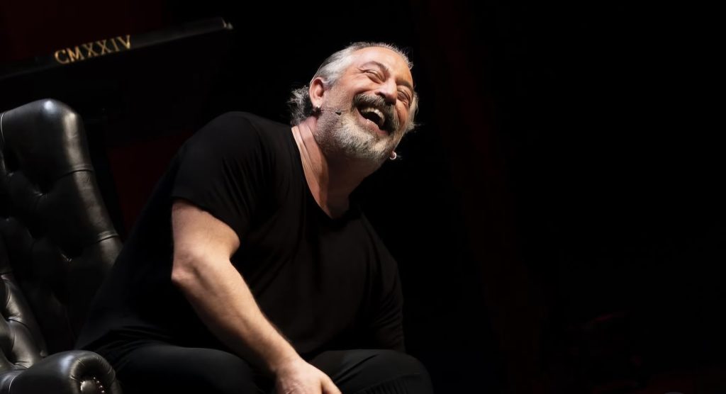 Cem Yılmaz Kimdir? Kaç Yaşında, Nereli, Boyu Kaç?