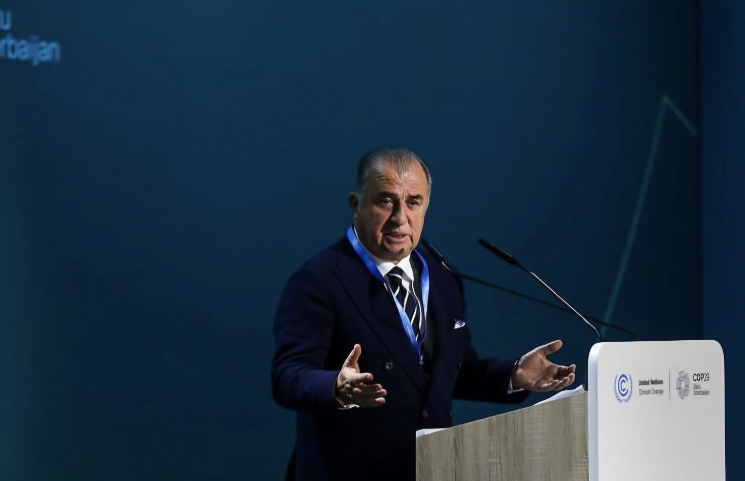 Fatih Terim Kimdir? Kaç Yaşında, Nereli, Boyu Kaç? Fatih Terim’in Hayatı ve Teknik Direktörlük Kariyerindeki Efsane Yükselişi