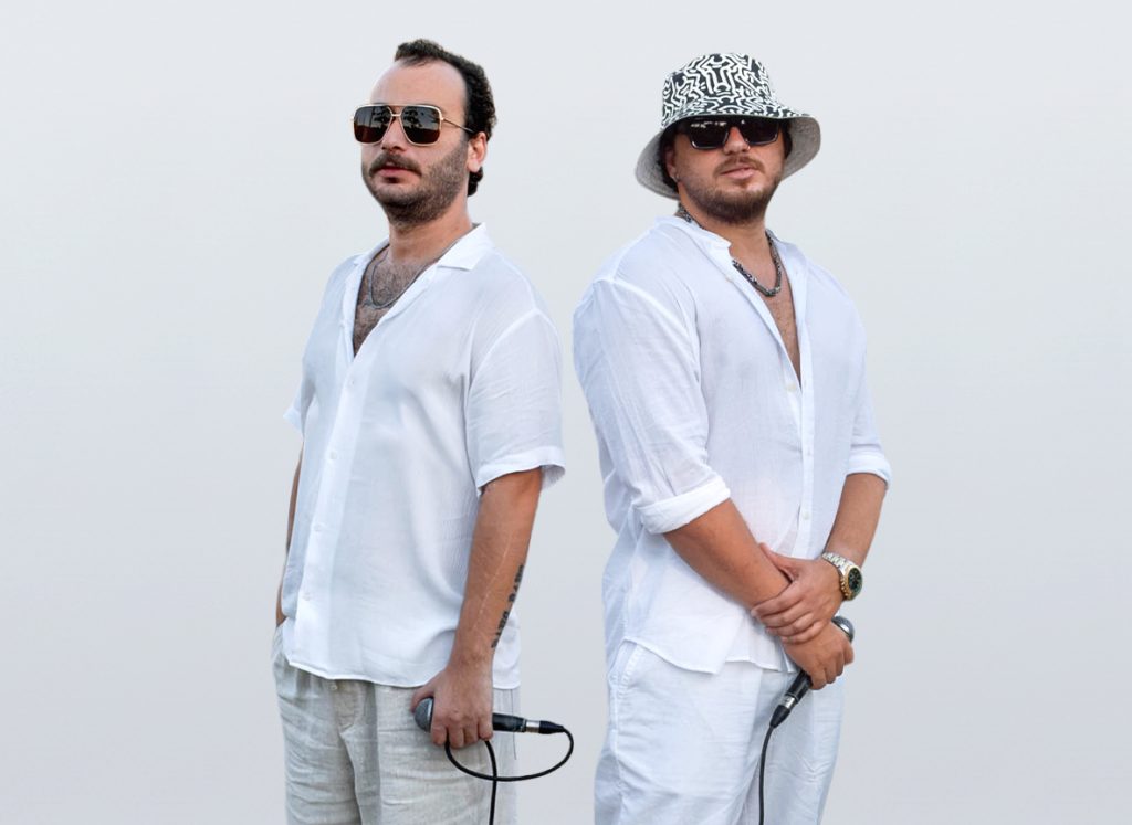 Anıl Piyancı’nın kendine has flow’u ve Kaan Boşnak’ın karakteristik vokalinin güçlü bir kimlik kazandırdığı “Çatıdaki Yağmurum” şarkısı, 24 Nisan’da tüm dijital platformlarda yayında.