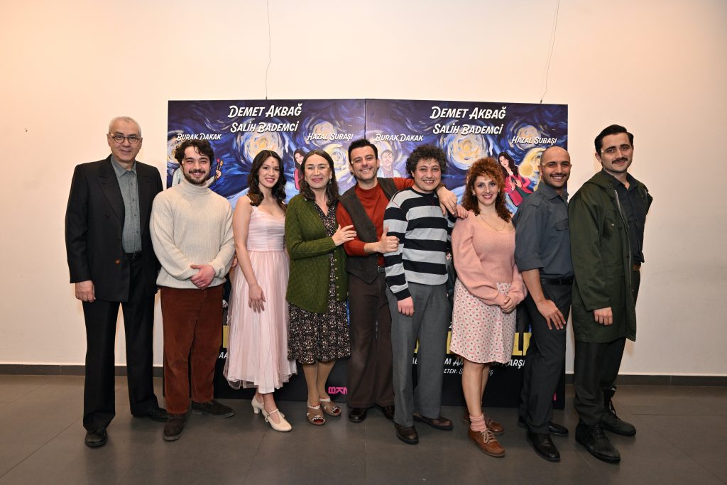 Cane Alkaya - Burak Dakak - Hazal Subaşı - Demet Akbağ - Salih Bademci - Nebi Tolga Yıldız - Sevda Baş - Ömür Güneş - Barkın Sarp