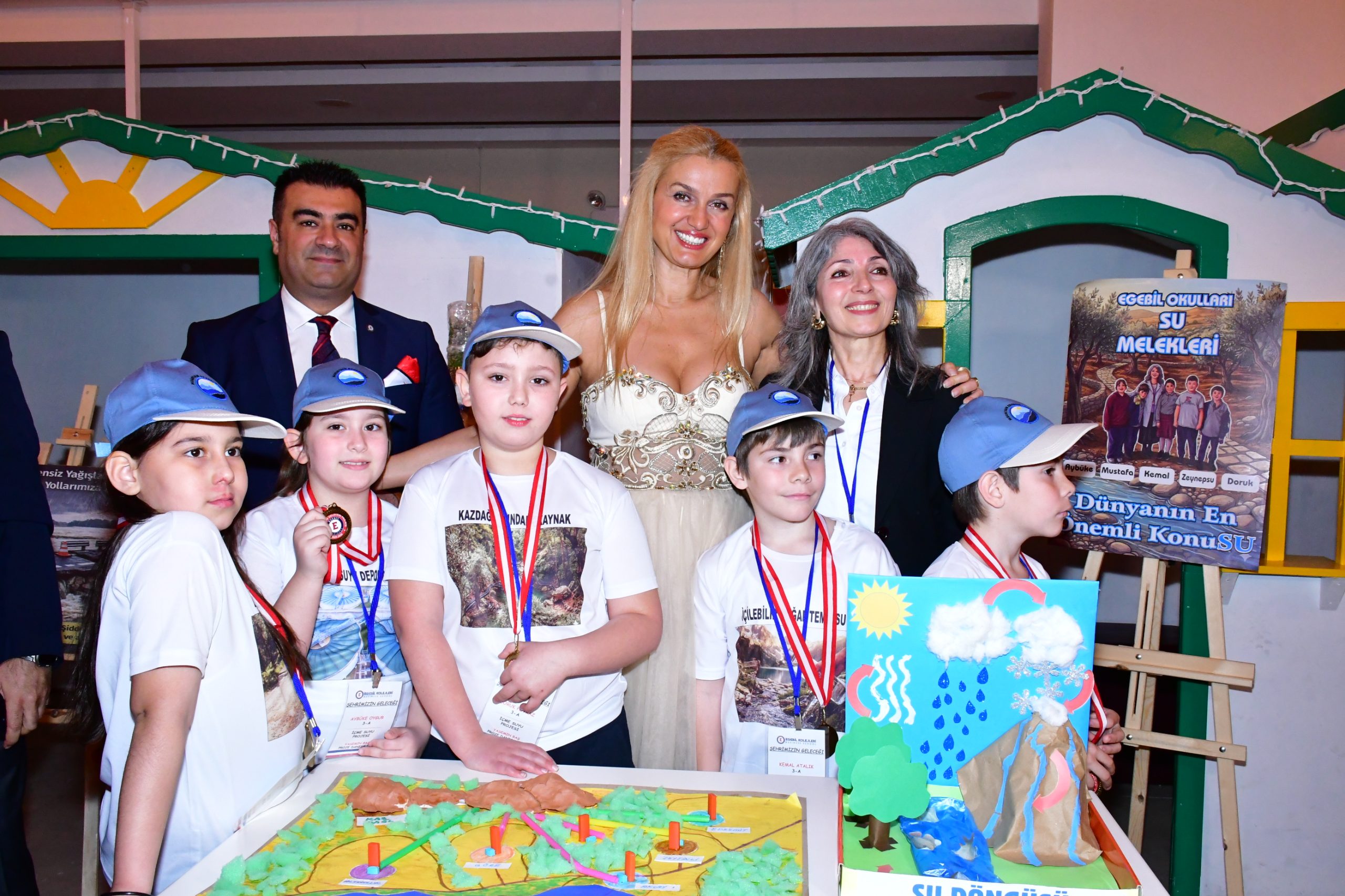 Tuğba Özay Kaz Dağları’nda Çocuklarla Doğaya Dokundu: “Suyun Melekleri” Projesi Gündem Oldu