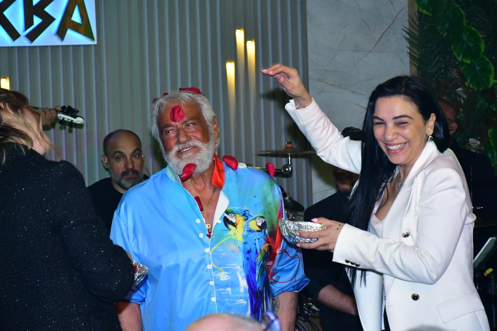 ZORBA TAVERNA’DA FEDON FIRTINASI