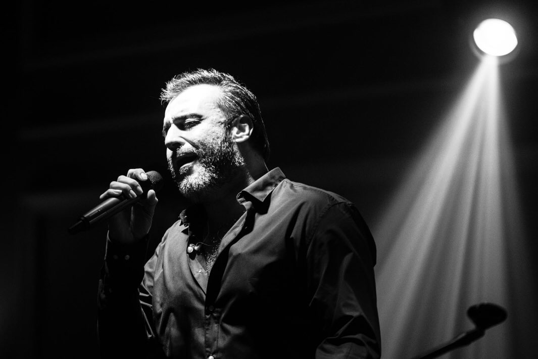 Popstar Rıza Tamer hayatını kaybetti! Unutulmaz sesi sustu, sanat dünyası yasta