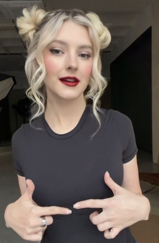 Eva Elfie
