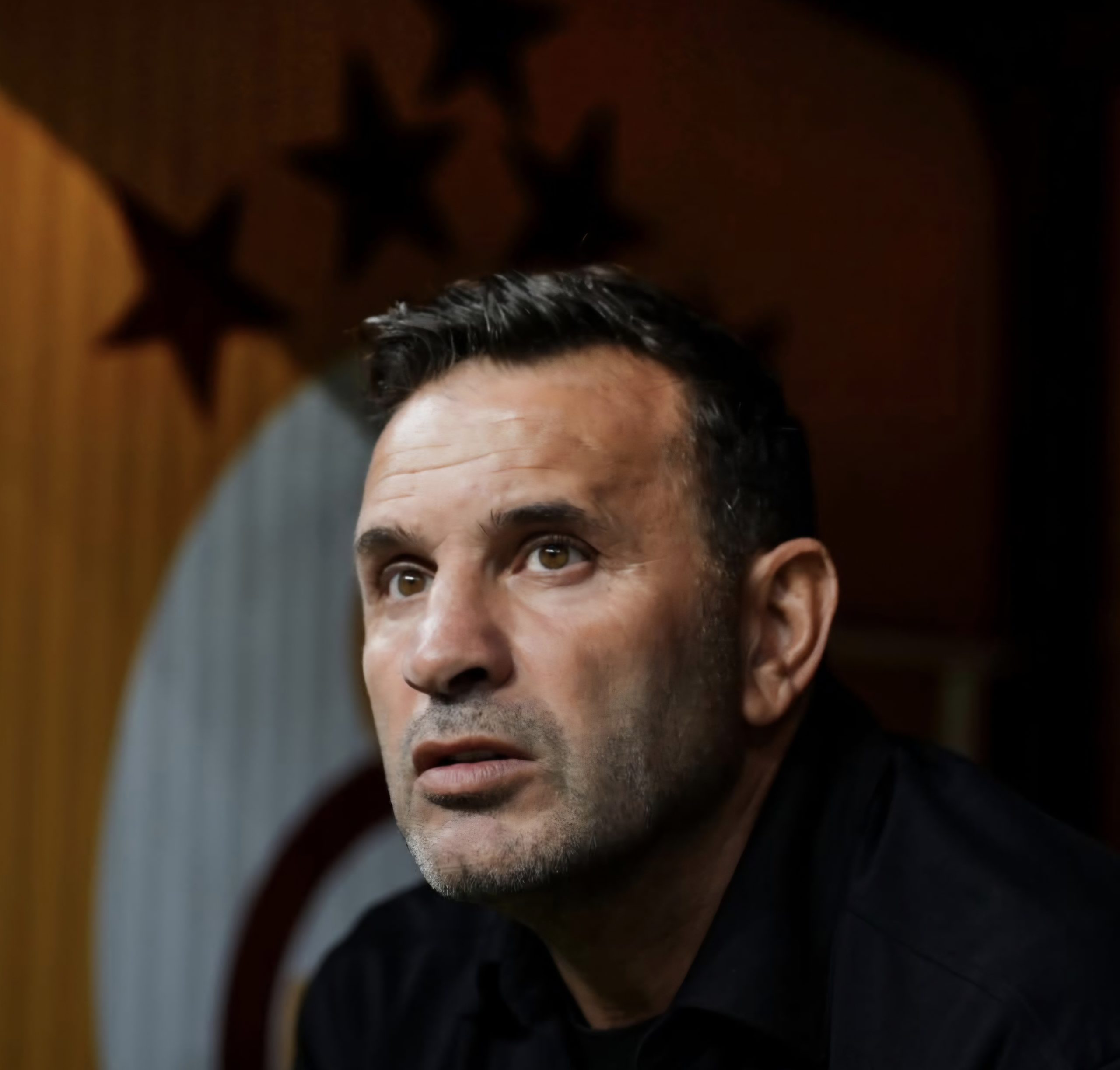 Okan Buruk Kimdir? Kaç Yaşında, Nereli, Boyu Kaç? Okan Buruk’un Galatasaray ile Tarihe Geçen Şampiyonluk Hikâyesi