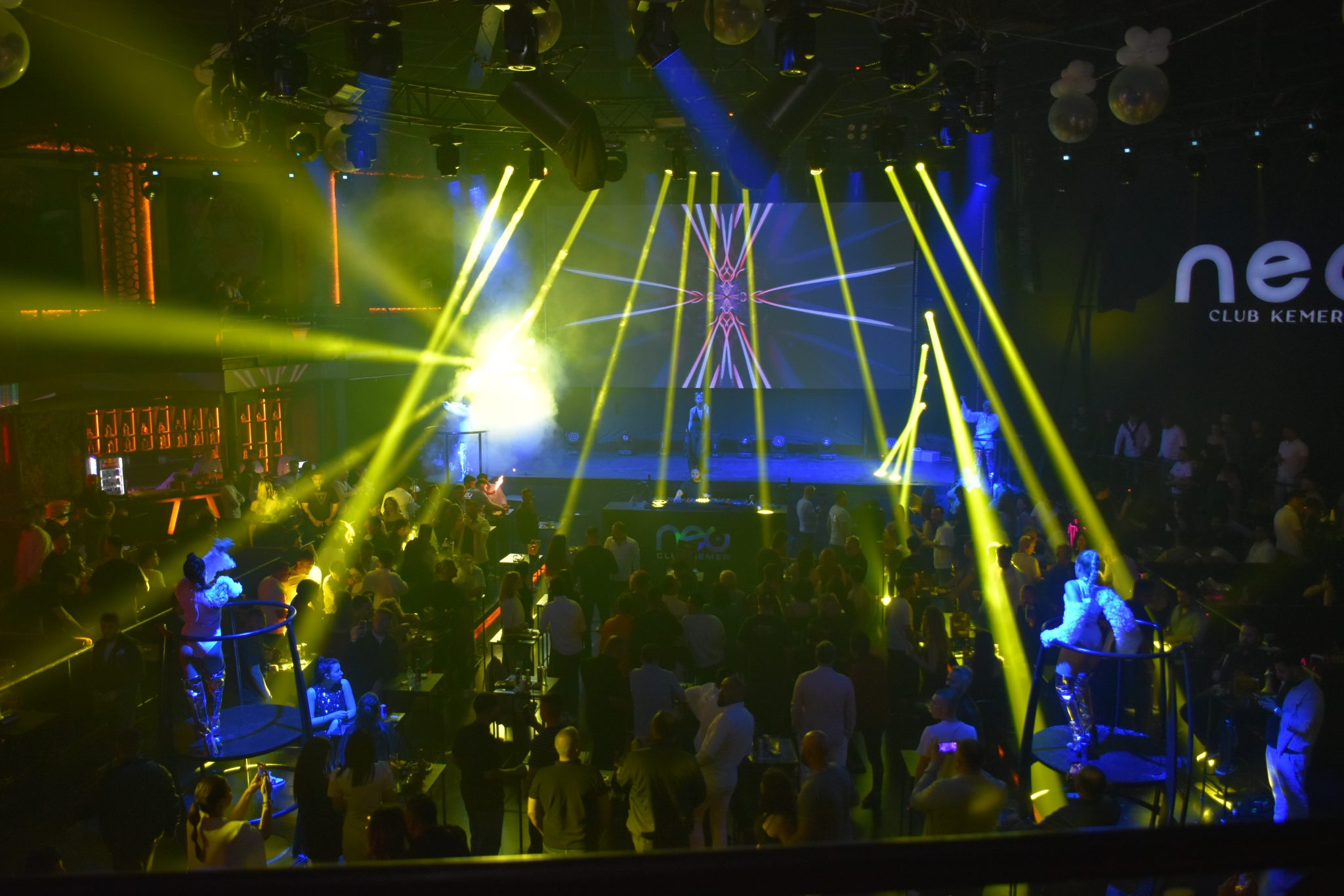 Neo Club Kemer Görkemli Açılışıyla Sezona Damga Vurdu