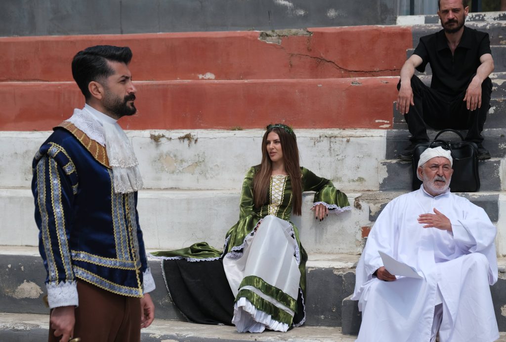 Kıyma Hain Eşer Kendi Düşer